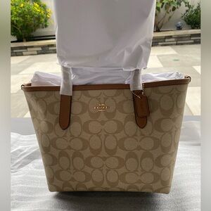 SOLD NWT Coach Small City Tote in Signature Print